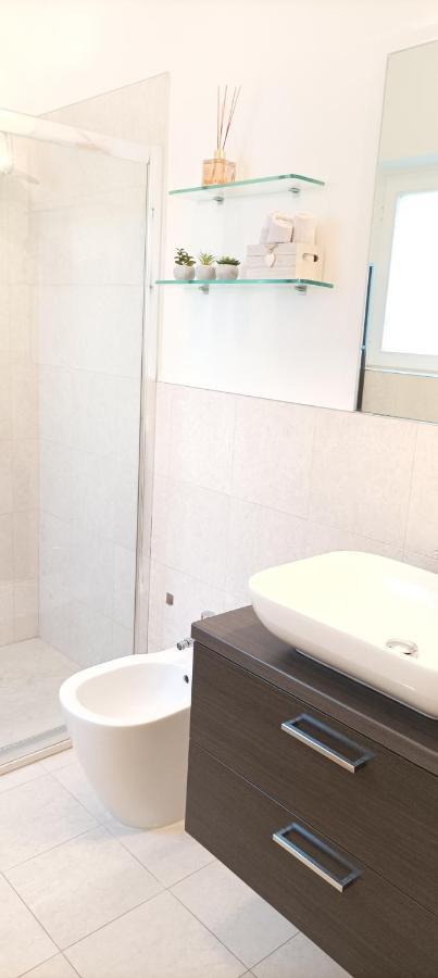 La Casina Di Ale Apartment มารีนาดีคาร์รารา ภายนอก รูปภาพ