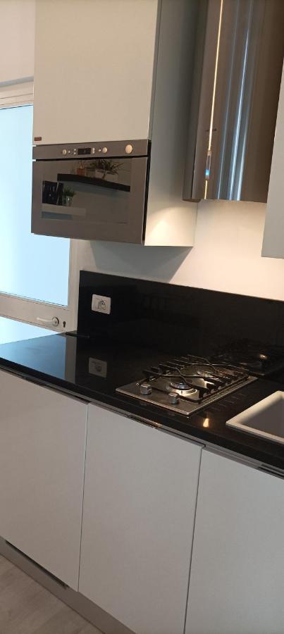 La Casina Di Ale Apartment มารีนาดีคาร์รารา ภายนอก รูปภาพ