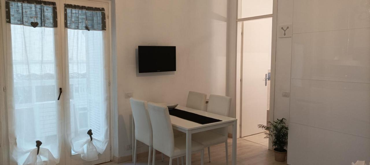 La Casina Di Ale Apartment มารีนาดีคาร์รารา ภายนอก รูปภาพ