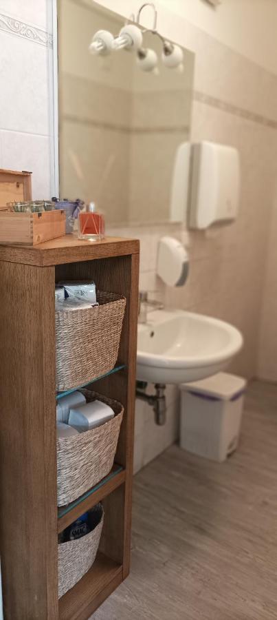 La Casina Di Ale Apartment มารีนาดีคาร์รารา ภายนอก รูปภาพ