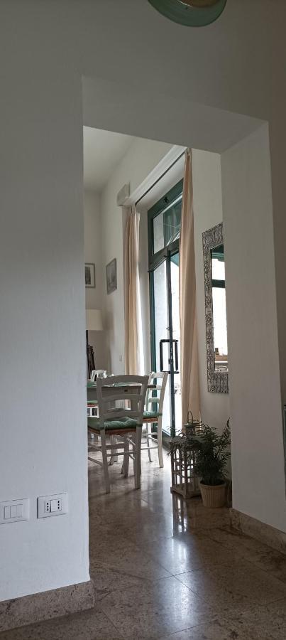 La Casina Di Ale Apartment มารีนาดีคาร์รารา ภายนอก รูปภาพ